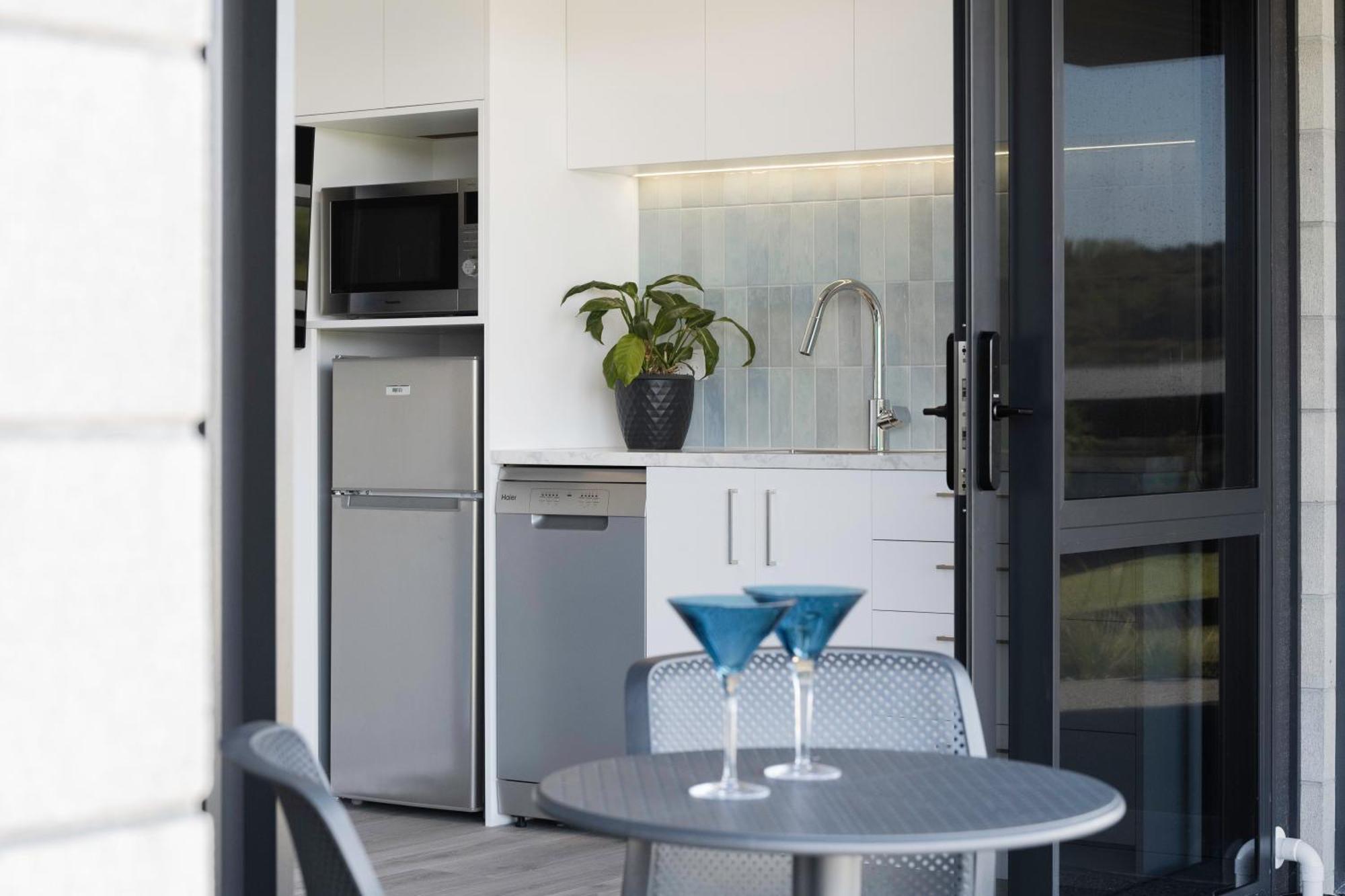 Pukehina Estuary Sunset Views Townhouse & Studio المظهر الخارجي الصورة