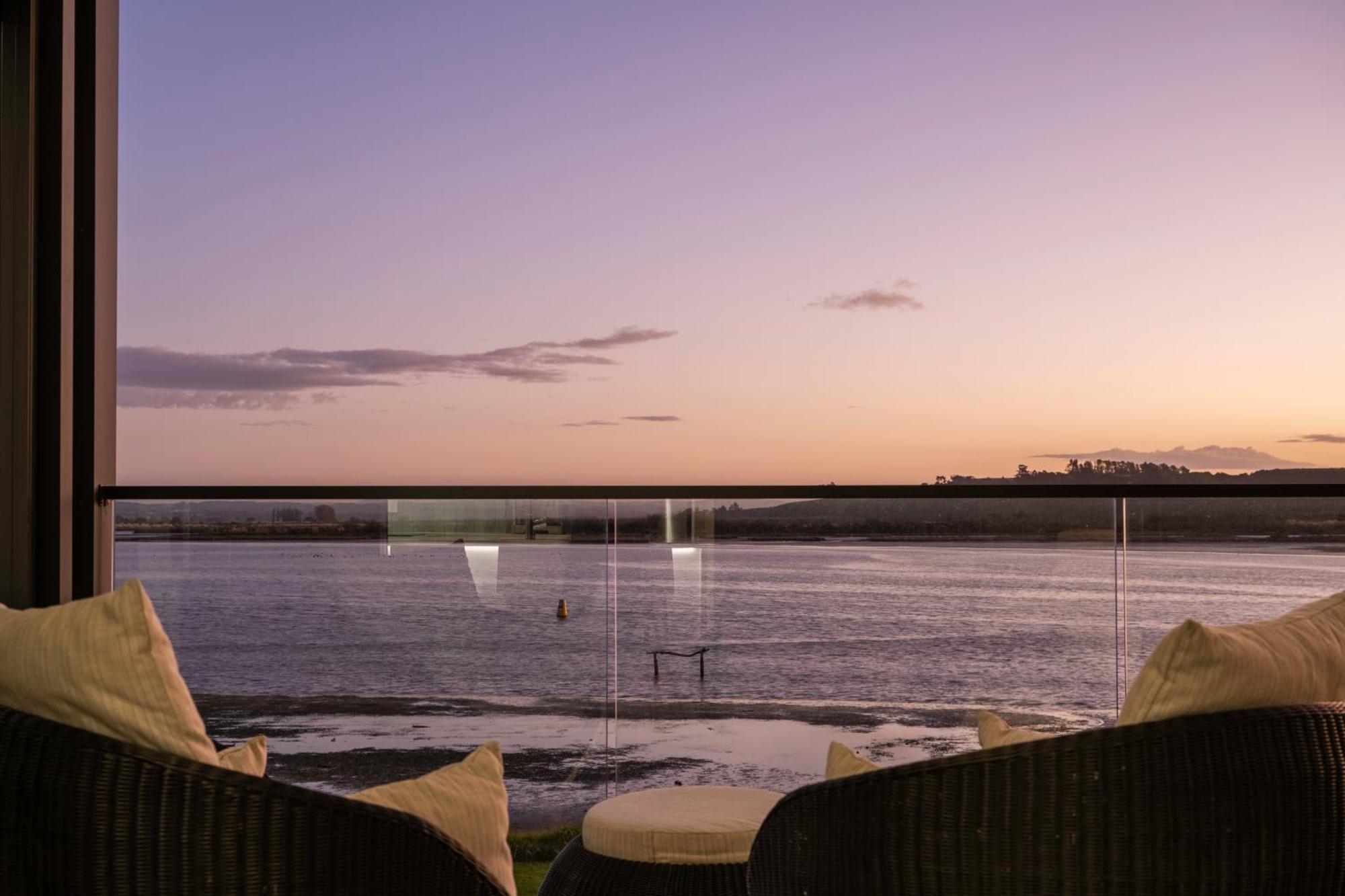 Pukehina Estuary Sunset Views Townhouse & Studio المظهر الخارجي الصورة