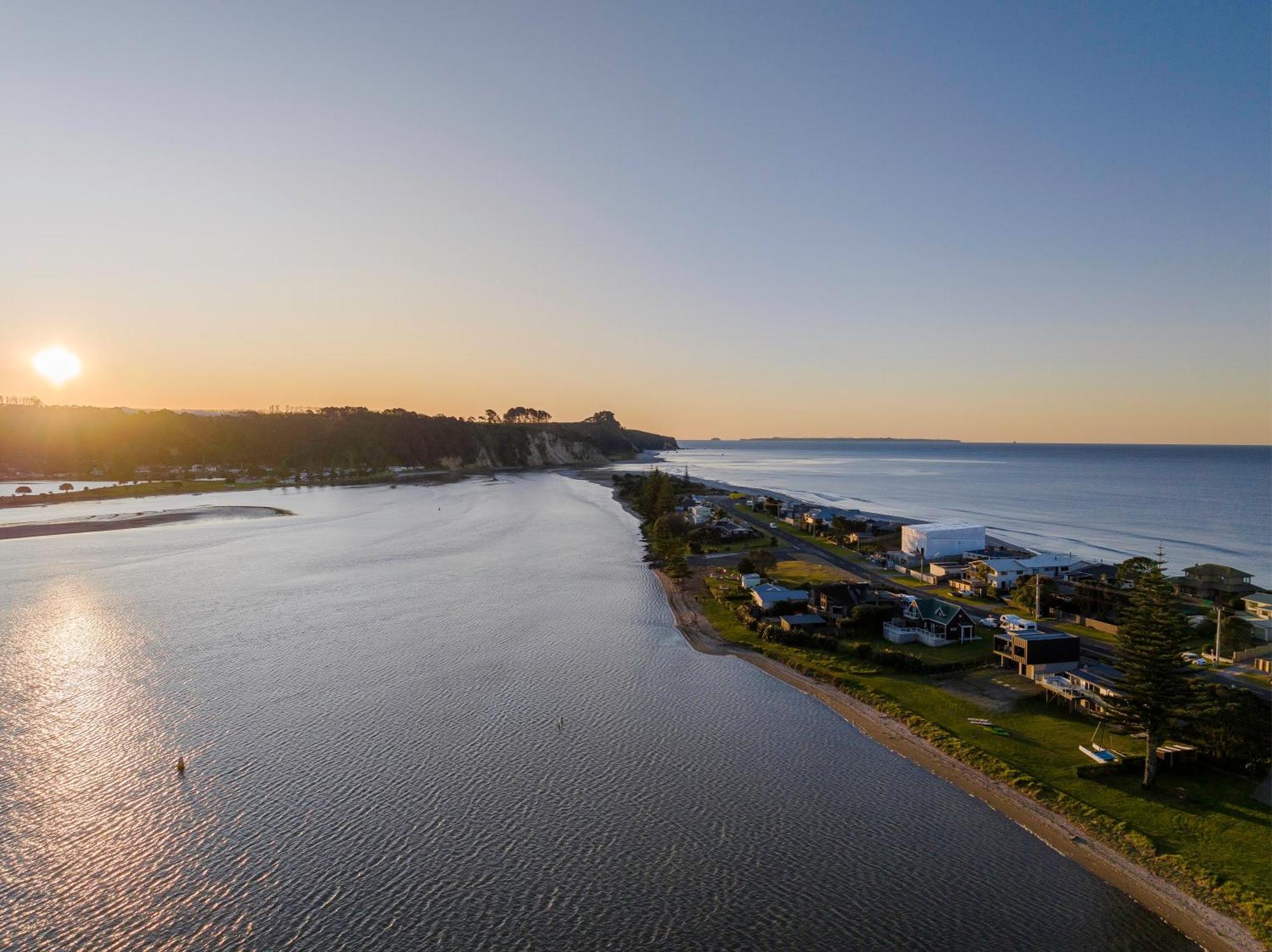Pukehina Estuary Sunset Views Townhouse & Studio المظهر الخارجي الصورة